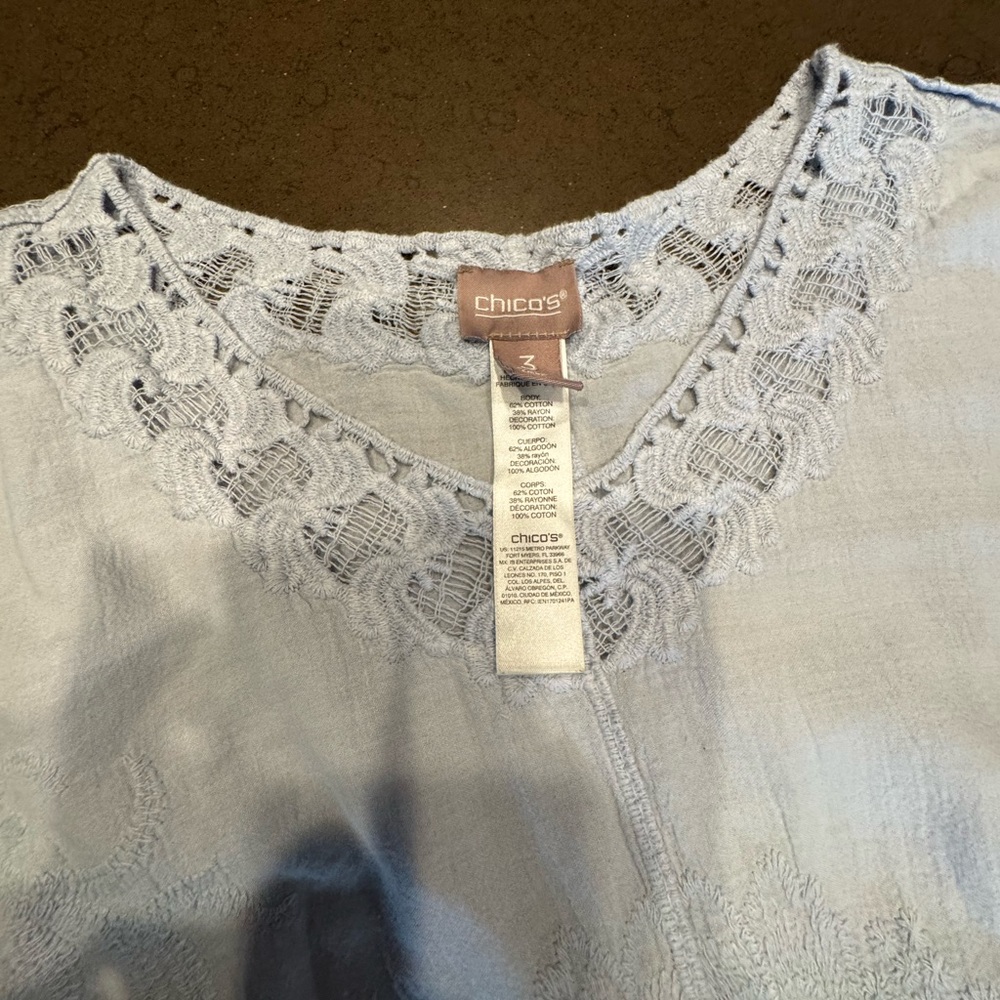 Chicos Gauze & Embroidery Top in Blue Ombre Sz: 3 - Picture 9 of 11